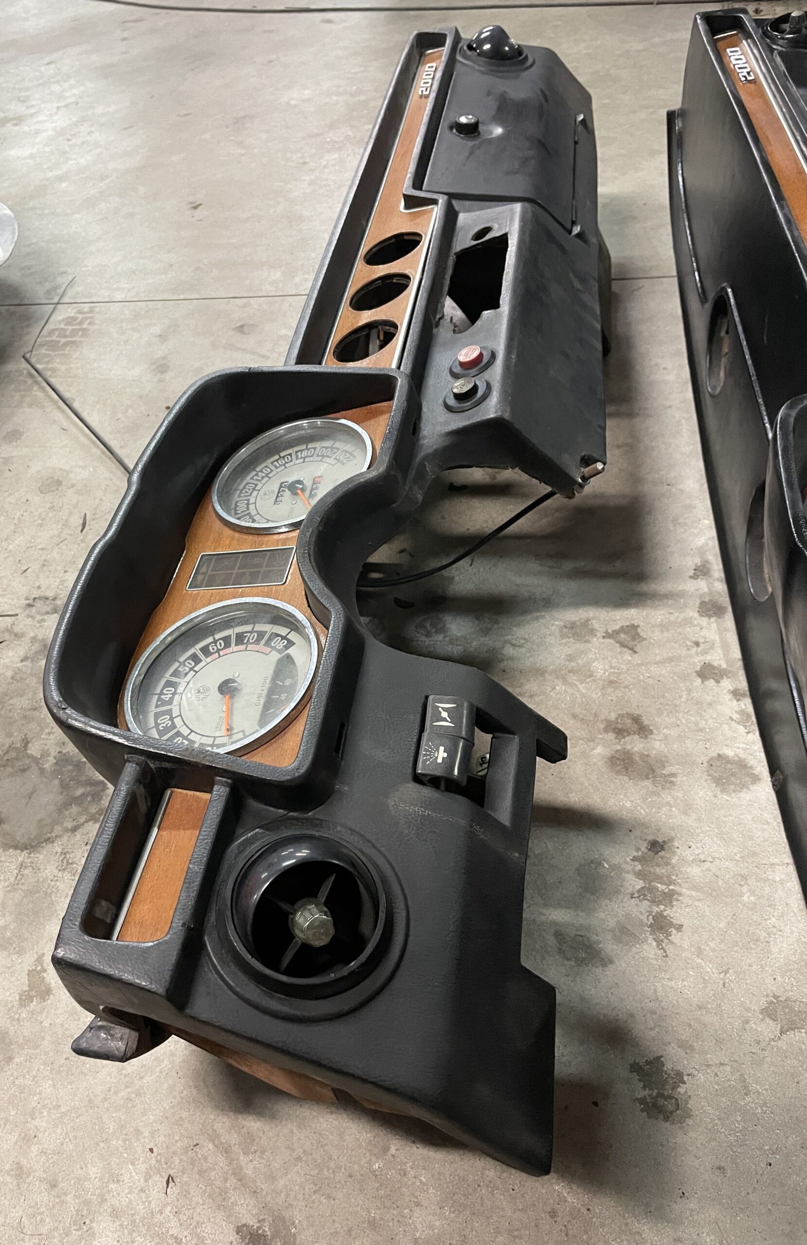 DASHBOARDS ALFA ROMEO 2000 BERLINA